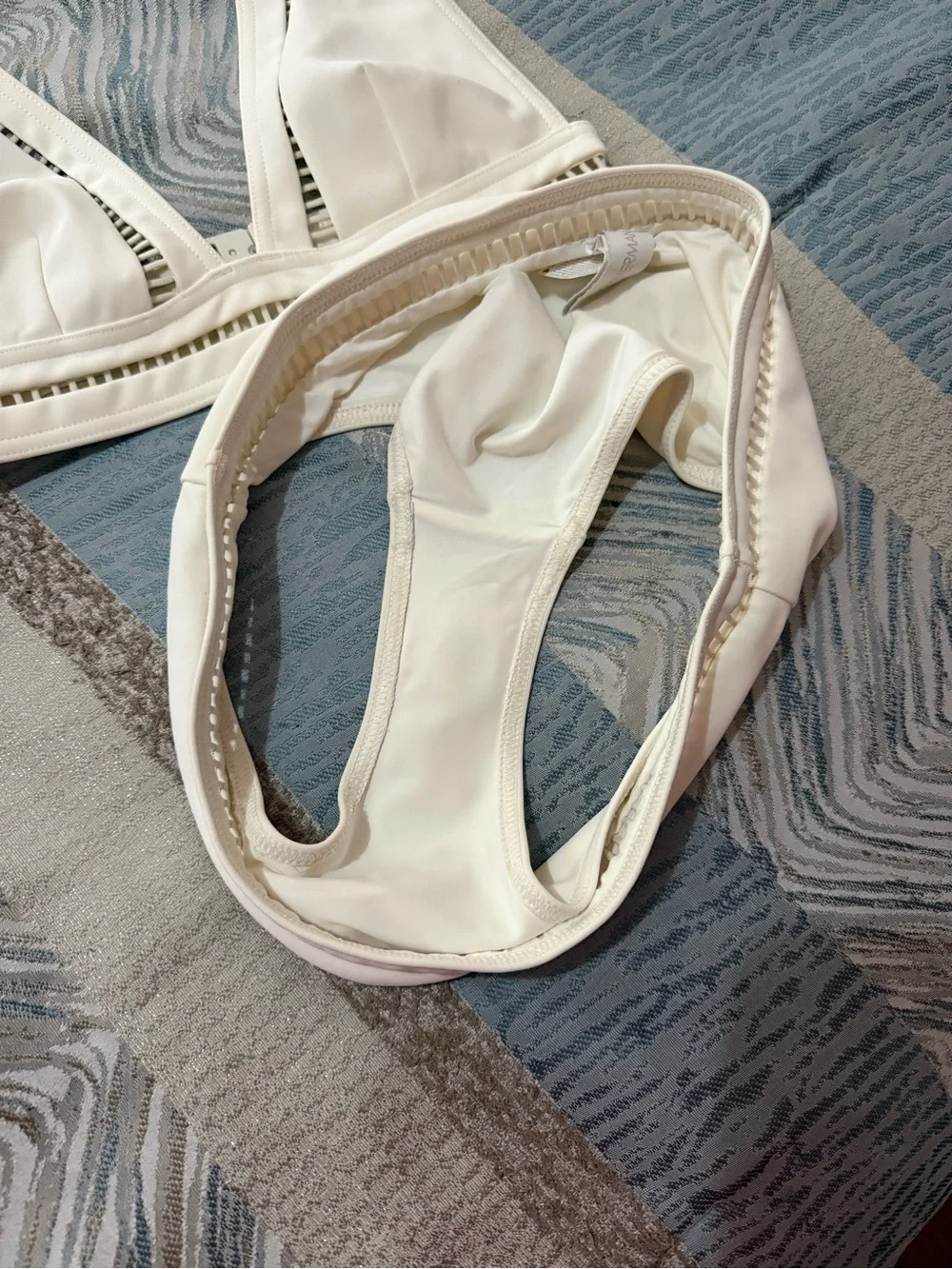 N/A sleek cream